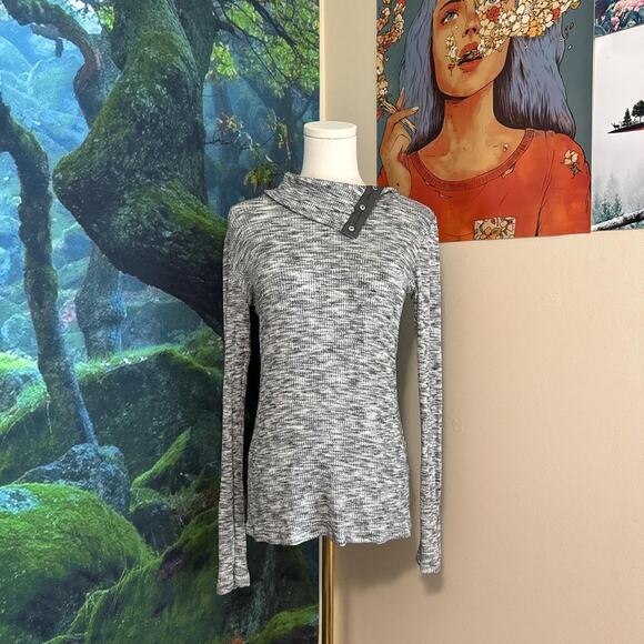 dolan ribbed knit snap button asymmetrical top gray long sleeve small - Picture 4 of 4